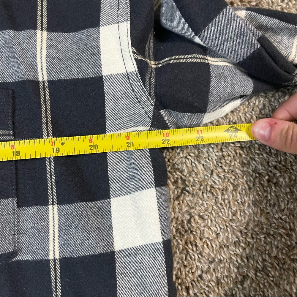 100% Cotton Black White Plaid Flannel Button Down Oversized Women’s Size Small - Picture 6 of 7